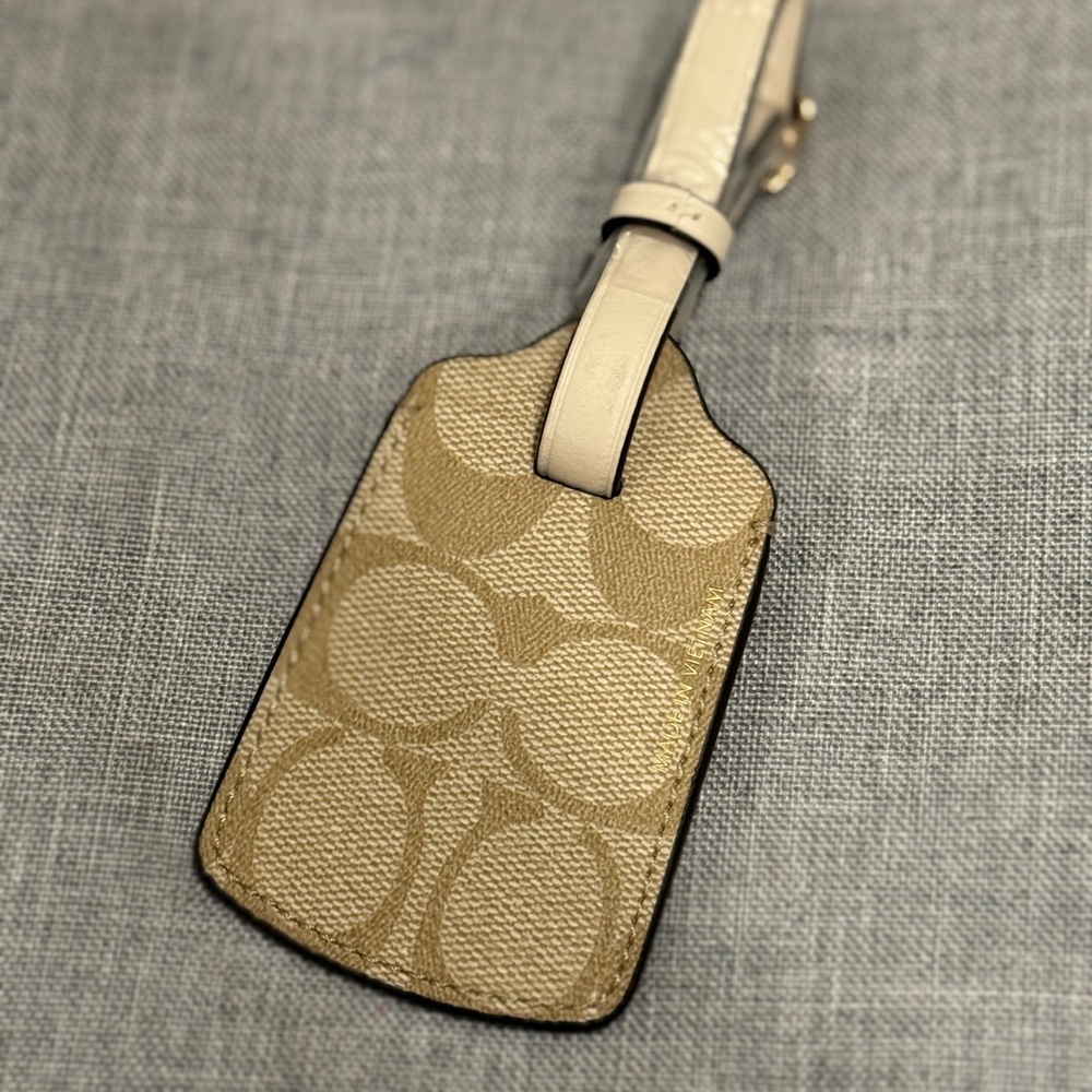 Coach Beige Luggage Tag - Picture 3 of 6